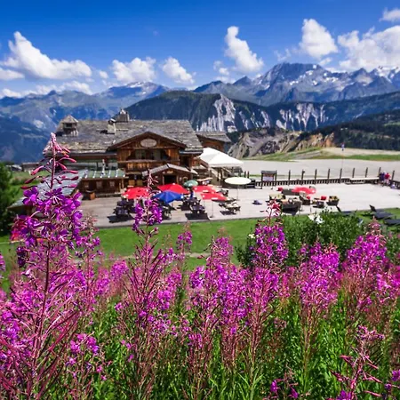 Ξενοδοχείο με διαμερίσματα 3 Etoiles -restaurant Le Pilatus