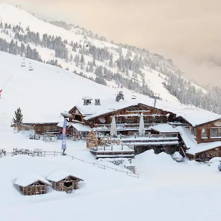 Ξενοδοχείο με διαμερίσματα 3 Etoiles -restaurant Le Pilatus Κουρσεβέλ